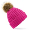 Bonnet epais avec pompon en fausse fourrure