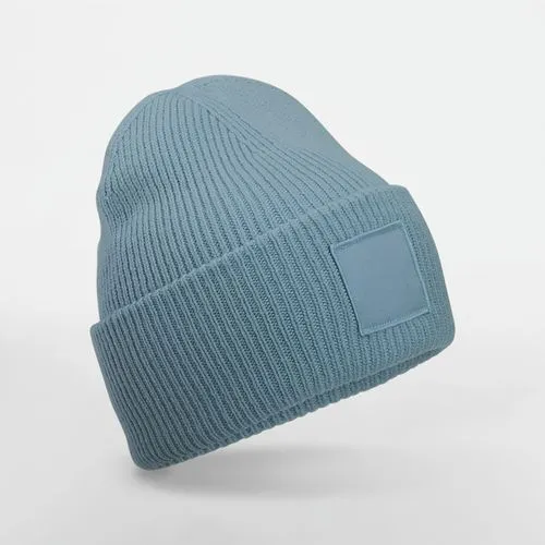 Bonnet à large revers avec patch ton sur ton bleu poudré 1 Bonnet à large revers avec patch ton sur ton