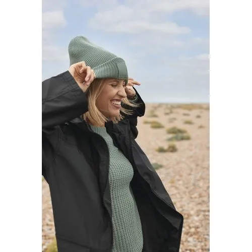 Bonnet à large revers avec patch ton sur ton