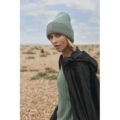 Bonnet à large revers avec patch ton sur ton