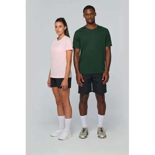 Deux t-shirts unis portés, sans marquage