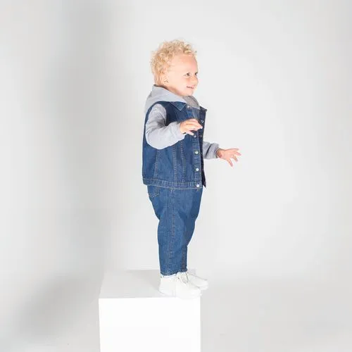 Veste en jean à capuche enfant